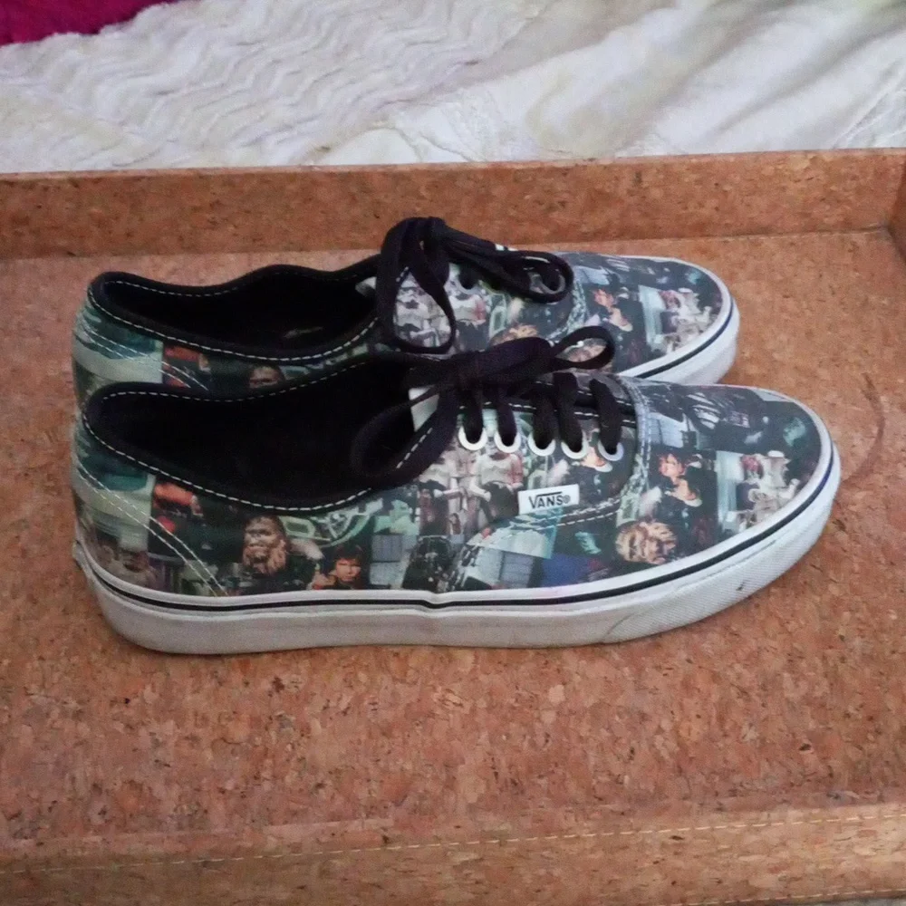 VANS Graphic Star Wars Print Sneakers Mens Sz. 7.5 Womens Sz. 9